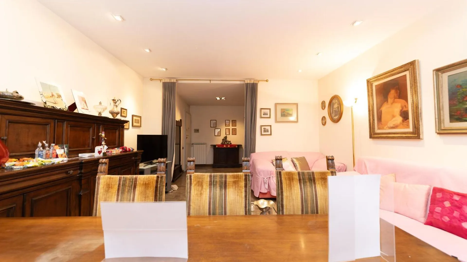 Homestay Rachele'S Charming House In The Heart Of Rome Apartment